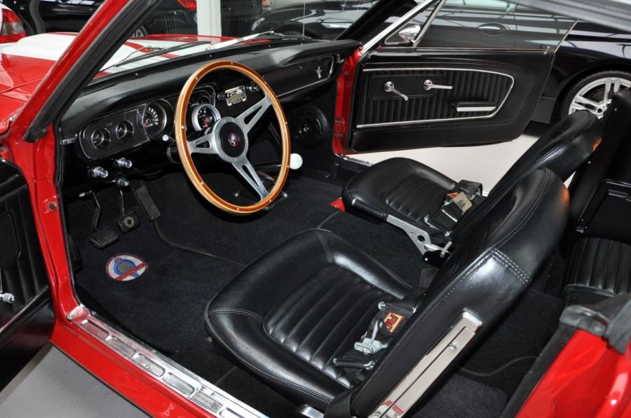 Интерьер Shelby GT350 Tribute Edition 1965 года  (фото 25 из 46)
